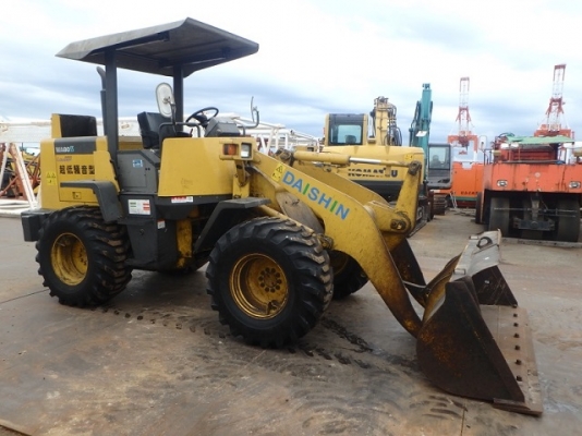ขายรถตักล้อยาง KOMATSU WA80-3 นำเข้าเองจากญี่ปุ่น สภาพสวยพร้อมใช้งาน ถึงเร็วๆนี้ครับ ขายรถตักล้อยาง KOMATSU WA80-3 นำเข้าเองจากญี่ปุ่น สภาพสวยพร้อมใช้งาน ถึงเร็วๆนี้ครับ