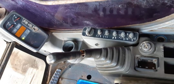 Hitachi ZX200-1 เครื่องปั้มเดิม ช่วงล่างดี ระบบครบ เอกสารอินวอยซ. เจ้าของขายเอง Hitachi ZX200-1 เครื่องปั้มเดิม ช่วงล่างดี ระบบครบ เอกสารอินวอยซ. เจ้าของขายเอง