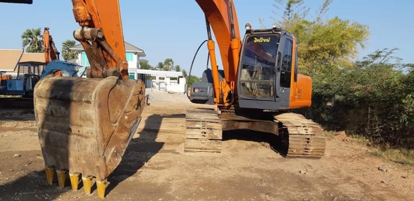 Hitachi ZX200-1 เครื่องปั้มเดิม ช่วงล่างดี ระบบครบ เอกสารอินวอยซ. เจ้าของขายเอง Hitachi ZX200-1 เครื่องปั้มเดิม ช่วงล่างดี ระบบครบ เอกสารอินวอยซ. เจ้าของขายเอง