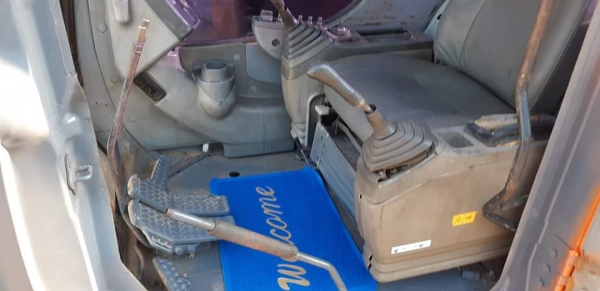 Hitachi ZX200-1 เครื่องปั้มเดิม ช่วงล่างดี ระบบครบ เอกสารอินวอยซ. เจ้าของขายเอง Hitachi ZX200-1 เครื่องปั้มเดิม ช่วงล่างดี ระบบครบ เอกสารอินวอยซ. เจ้าของขายเอง