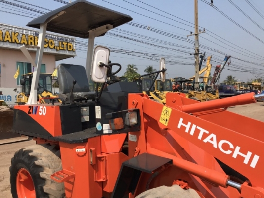 ขายรถตักล้อยาง HITACHI LX30 (เทียบเท่า WA50) นำเข้าเองจากญี่ปุ่น สภาพสวยพร้อมใช้ มีVDOการทำงานครับ