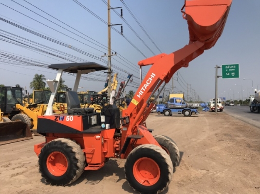 ขายรถตักล้อยาง HITACHI LX30 (เทียบเท่า WA50) นำเข้าเองจากญี่ปุ่น สภาพสวยพร้อมใช้ มีVDOการทำงานครับ
