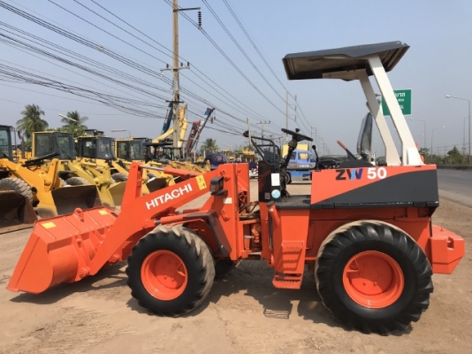 ขายรถตักล้อยาง HITACHI LX30 (เทียบเท่า WA50) นำเข้าเองจากญี่ปุ่น สภาพสวยพร้อมใช้ มีVDOการทำงานครับ ขายรถตักล้อยาง HITACHI LX30 (เทียบเท่า WA50) นำเข้าเองจากญี่ปุ่น สภาพสวยพร้อมใช้ มีVDOการทำงานครับ