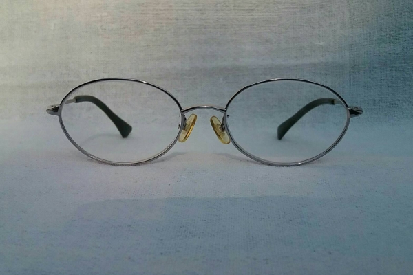 แว่นตาคุณภาพระดับ ไฮ - เอนด์ 'ไททาเนียม - วงรี' เจแปนิสแฮนด์เมดทศวรรษ 2010's สภาพเทพ ! ค่าสายตา +200 Authentic LUMINARE handmade in Japan แว่นตาคุณภาพระดับ ไฮ - เอนด์ 'ไททาเนียม - วงรี' เจแปนิสแฮนด์เมดทศวรรษ 2010's สภาพเทพ ! ค่าสายตา +200 Authentic LUMINARE handmade in Japan