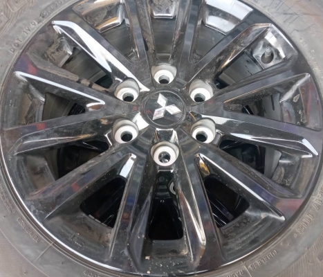 ล้อเดิม Mitsubishi Triton ATHLETE พร้อมยาง Bridgestone 245 65 R17 ปี 18