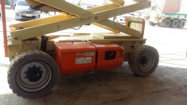 รถกระเช้าสูง 12 M. รถกระเช้าสูง 12 M.