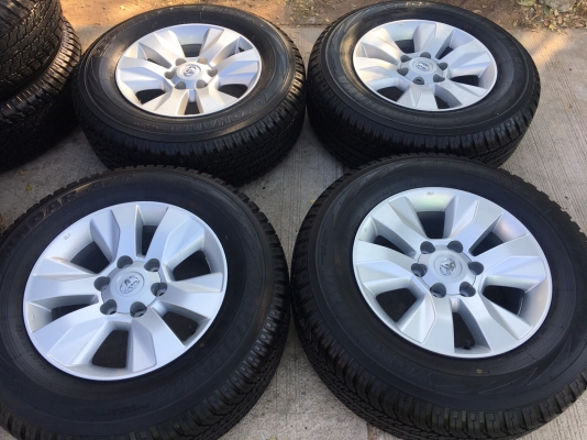 ล้อแม็กป้ายแดง Toyota Revo 17 พร้อมยาง Yogohama 265/65/17 ปลายปี 18