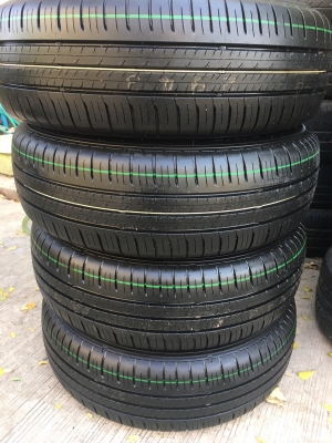 ยางถอดป้ายแดง Dunlop 195/65/15 ปลายปี 19 สภาพใหม่ตุ่มหน้าสีเส้นชัดเจน