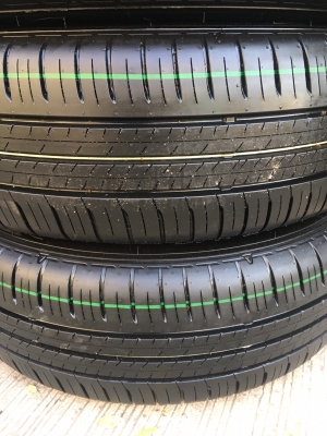 ยางถอดป้ายแดง Dunlop 195/65/15 ปลายปี 19 สภาพใหม่ตุ่มหน้าสีเส้นชัดเจน