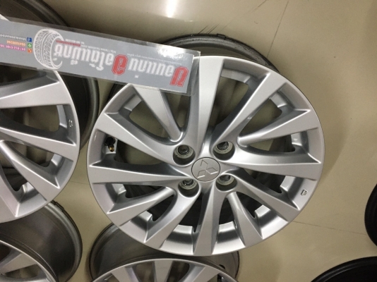 Mitsubishi Attrage ขอบ 15 Mitsubishi Attrage ขอบ 15