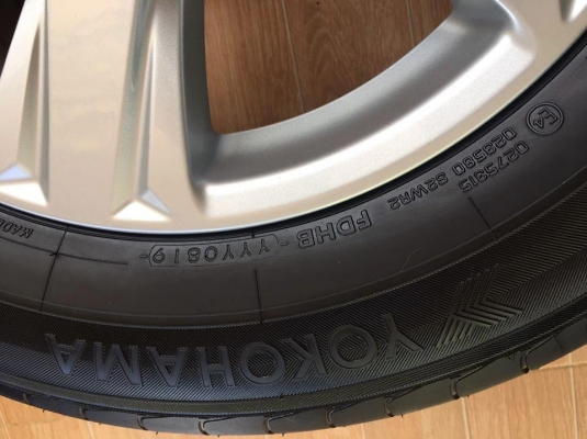 Toyota Alphard ขอบ 16 พร้อมยาง Yogohama 215/65/16 ปี 19 Toyota Alphard ขอบ 16 พร้อมยาง Yogohama 215/65/16 ปี 19