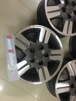แม็กซ์ Vigo 15 5 รู 114 ทำสีปัดเงามาใหม่สวยๆ แม็กซ์ Vigo 15 5 รู 114 ทำสีปัดเงามาใหม่สวยๆ