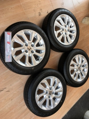 แม็กซ์ป้ายแดง Honda Jazz 15 พร้อมยาง Goodyear 175/65/15 ปี 19