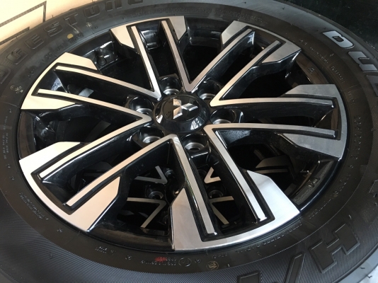 แม็กซ์ป้ายแดง new pajero sport 2020 พร้อมยาง Bridgestone 265/60/18 ปลายปี 19