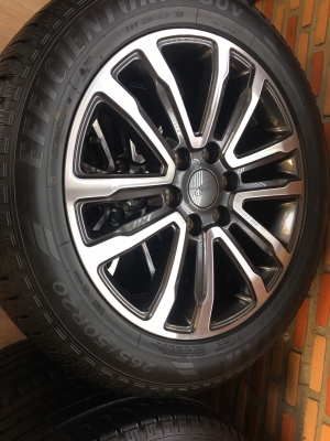 แม็กซ์ป้ายแดง Ford EV ขอบ 20 พร้อมยาง Goodyear 265/50/20 ปี 18 แม็กซ์ป้ายแดง Ford EV ขอบ 20 พร้อมยาง Goodyear 265/50/20 ปี 18