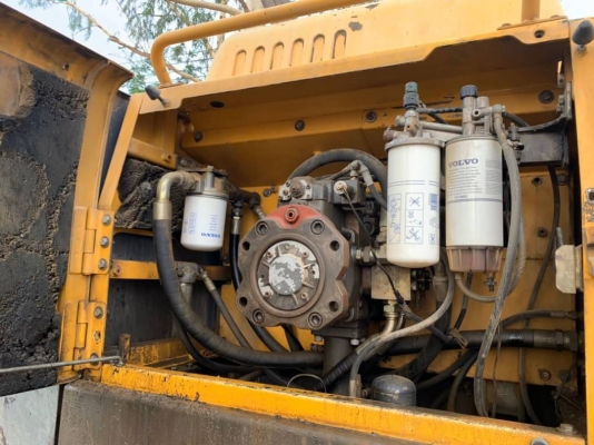 ขาย 1,290,000 VOLVO BC460BLC PRIME ไฟฟ้าครบ เครื่องดี ปั๊มแรง เอวแน่น ช่วงล่างดี รถพร้อมใช้งาน รถอยู่ กทม. 090-772-3710 090-772-3708