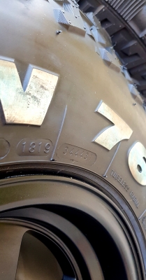 ขายล้อลาย TE37 พร้อมยาง Mud 265/75/16