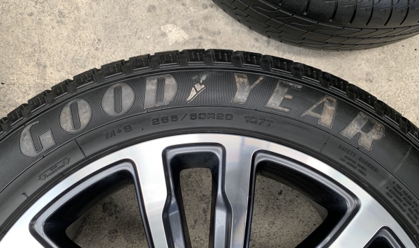 ล้อแม็ก Ford Everest ขอบ 20 พร้อมยาง 265-50-20 GoodYear ปี 18