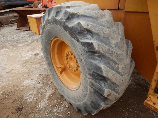 รถตัก TCM 835-2