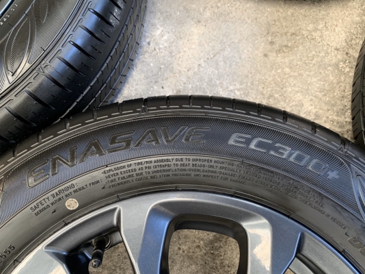 ล้อแม็กป้ายแดง Mazda 2 ขอบ 15 สีดำ มิดไนท์ พร้อมยางป้ายแดง 185-65-15 Dunlop ปี 19 สวยกริ๊บ