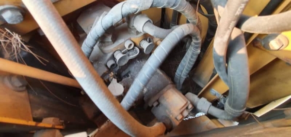 จองก่อนได้เปรียบ..ราคาพิเศษ635,000บาท รถแบคโฮรถCAT 308C รถรุ่นยอดนิยม สวยๆไฟหน้า ติดแอร์เย็นๆ  วิทยุติดเทียบเท่า PC80 เครื่อง4สูบเครื่องดี ปั่มแรง  ไฟฟ้าครบ  ออโต้คันเร่ง ซีเรียสุง  ชั่วโม่งทำงานน้อย8,665  รถนอกเพิ่งนำเข้ามาใหม่ยังไม่เคยใช้งานในเมืองไทยเล