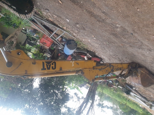 ขายE120  ตามสภาพเครื่องดีปั้มดีเอวดี  พร้อมบูม13เมตร