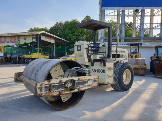 ขายรถบดอัดสั่นสะเทือนล้อเรียบ 10 ตัน Ingersoll Rand SD100D นำเข้าจาก USA แท้ 100\% สภาพสวย ไม่เคยใช้