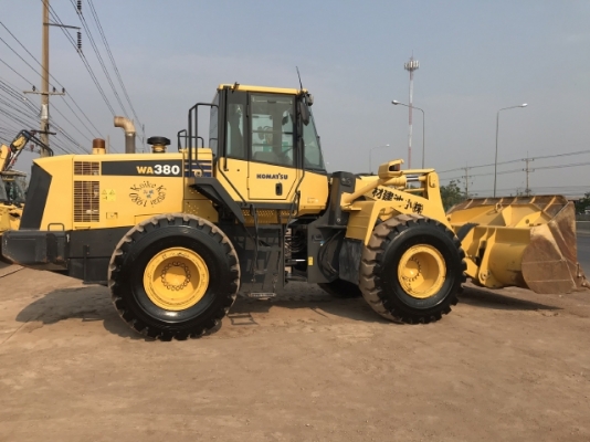 ขายรถตักล้อยาง KOMATSU WA380-6 ปี 2013 นำเข้าเองจากญี่ปุ่น สภาพสวยพร้อมใช้งาน มีVDOการทำงานครับ