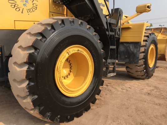ขายรถตักล้อยาง KOMATSU WA380-6 ปี 2013 นำเข้าเองจากญี่ปุ่น สภาพสวยพร้อมใช้งาน มีVDOการทำงานครับ