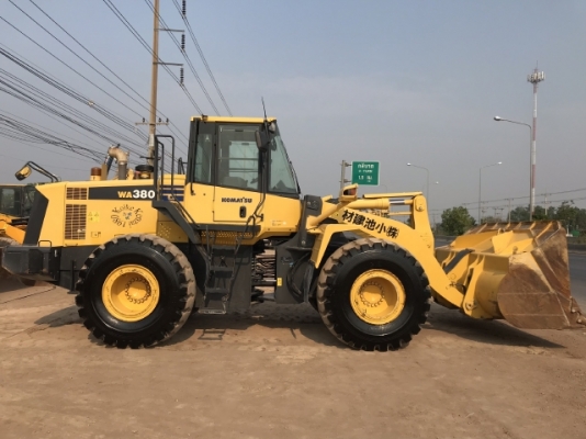 ขายรถตักล้อยาง KOMATSU WA380-6 ปี 2013 นำเข้าเองจากญี่ปุ่น สภาพสวยพร้อมใช้งาน มีVDOการทำงานครับ