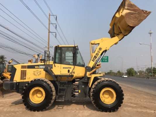ขายรถตักล้อยาง KOMATSU WA380-6 ปี 2013 นำเข้าเองจากญี่ปุ่น สภาพสวยพร้อมใช้งาน มีVDOการทำงานครับ