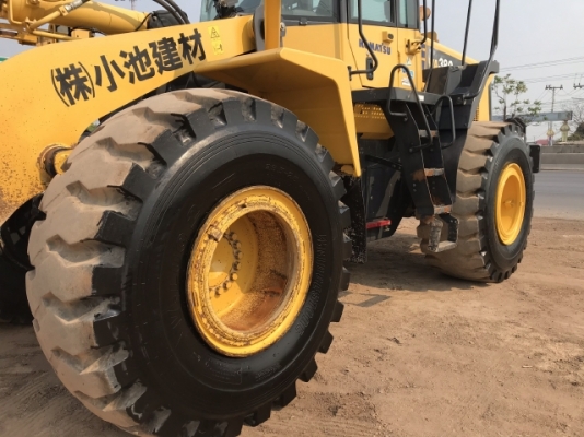 ขายรถตักล้อยาง KOMATSU WA380-6 ปี 2013 นำเข้าเองจากญี่ปุ่น สภาพสวยพร้อมใช้งาน มีVDOการทำงานครับ