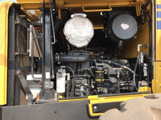 ขายรถตักล้อยาง KOMATSU WA380-6 ปี 2013 นำเข้าเองจากญี่ปุ่น สภาพสวยพร้อมใช้งาน มีVDOการทำงานครับ