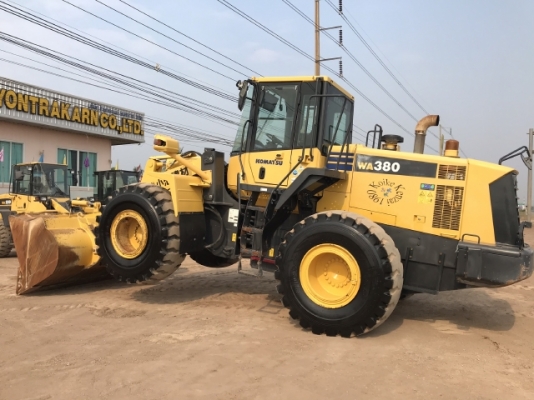 ขายรถตักล้อยาง KOMATSU WA380-6 ปี 2013 นำเข้าเองจากญี่ปุ่น สภาพสวยพร้อมใช้งาน มีVDOการทำงานครับ