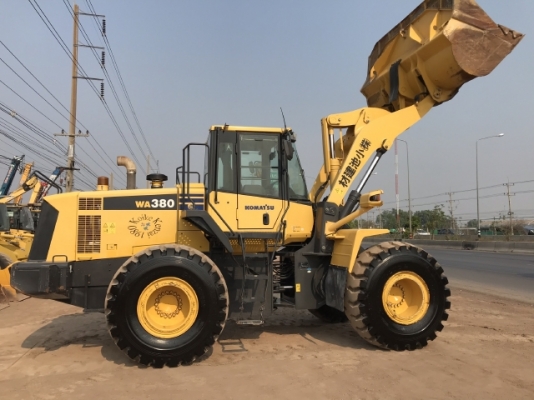 ขายรถตักล้อยาง KOMATSU WA380-6 ปี 2013 นำเข้าเองจากญี่ปุ่น สภาพสวยพร้อมใช้งาน มีVDOการทำงานครับ