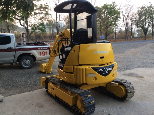 รถแบ็คโฮ KOMATSU PC20 รถแบ็คโฮ KOMATSU PC20