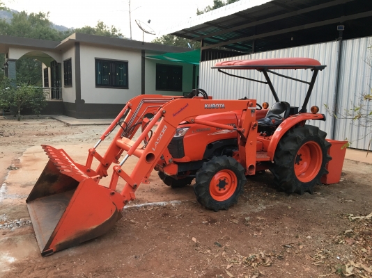 ขายคูโบต้า L 3608DT พร้อมบุ้งกี๋ตัก ขายคูโบต้า L 3608DT พร้อมบุ้งกี๋ตัก