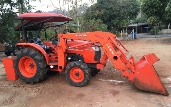 ขายคูโบต้า L 3608DT พร้อมบุ้งกี๋ตัก