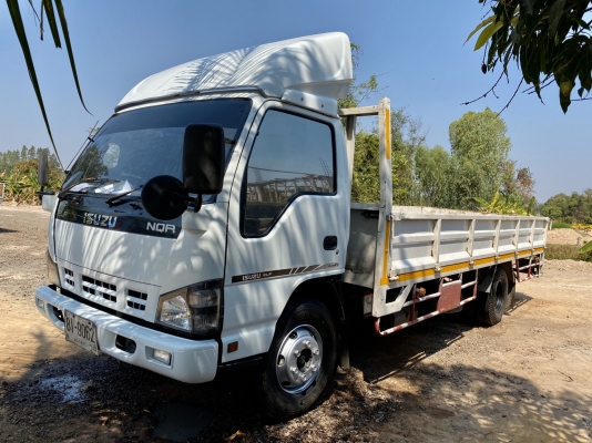 &ldquo;๒๘/๐๖/๖๓&rdquo;NQR 150 แรง ปี&rsquo;49 ยาว 5.50 เมตร รถสวย ยางดี เครื่องดีมาก สด~ผ่อน จัดได้ท