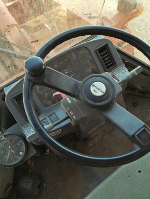 รถตัก ฮิตาชิLX80 เก่านอก สภาพพร้อมใช้ บุ๊งกี๋ 1คิว รถตัก ฮิตาชิLX80 เก่านอก สภาพพร้อมใช้ บุ๊งกี๋ 1คิว