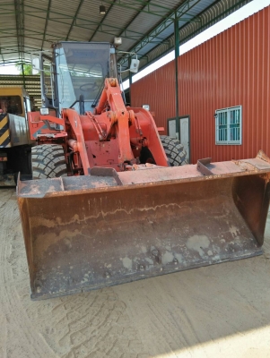 รถตัก ฮิตาชิLX80 เก่านอก สภาพพร้อมใช้ บุ๊งกี๋ 1คิว รถตัก ฮิตาชิLX80 เก่านอก สภาพพร้อมใช้ บุ๊งกี๋ 1คิว