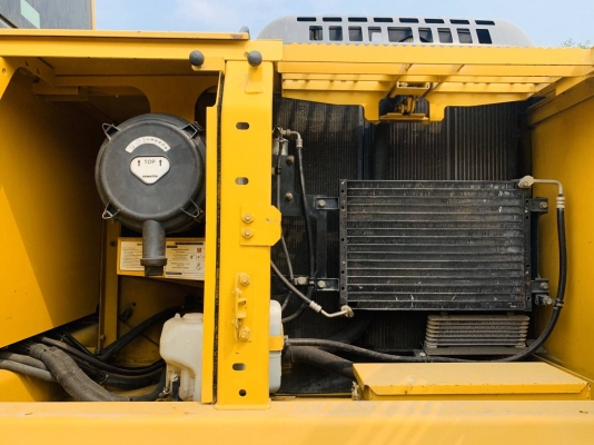 KOMATSU 200-8LC MO บูมยาว16เมตรแท้ จากศูนย์ ใช้งานหมื่นช.มเศษเอกสารแจ้งจำหน่าย