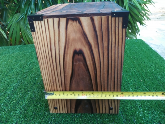 ตู้ลิ้นชักไม้สนงานนอก  ไม้สนเผาไฟลายสวย ขนาดตามรูป เอาไปแต่งบ้าน ตกแต่งร้านกาแฟสวยครับ