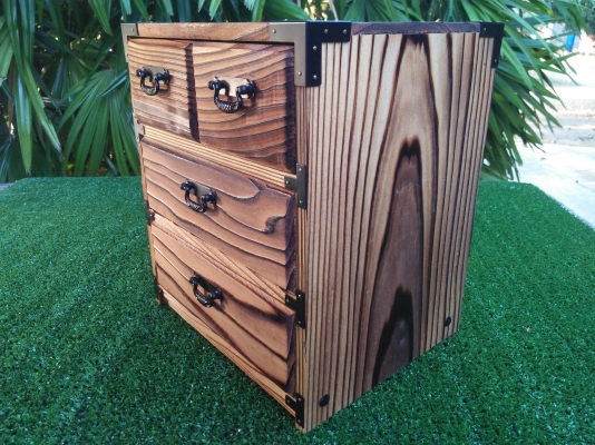 ตู้ลิ้นชักไม้สนงานนอก  ไม้สนเผาไฟลายสวย ขนาดตามรูป เอาไปแต่งบ้าน ตกแต่งร้านกาแฟสวยครับ