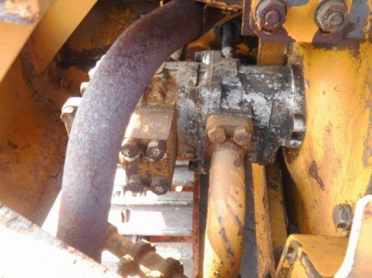 Komatsu pc20-5   สนใจ 081 447 6569