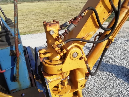 Komatsu pc20-5   สนใจ 081 447 6569