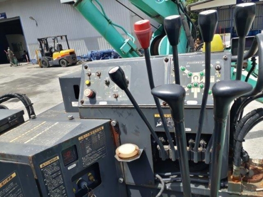 Spider Crane : Unic : URW375CD Spider Crane : Unic : URW375CD