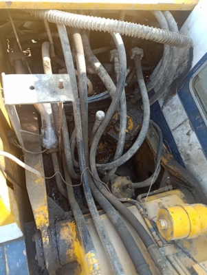 KOMATSU PC 100-3