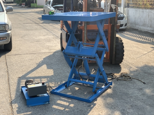 ขาย X-Lift table 500Kg. แบบไฟฟ้า 380V สภาพสวยใหม่มาก อุปกรณ์ครบ ยกสูงได้ 120เซนติเมตร ต่อระบบไฟ เติมน้ำมันใช้งานได้เลยครับ ดัดแปลงใช้งานได้หลากหลาย ขาย X-Lift table 500Kg. แบบไฟฟ้า 380V สภาพสวยใหม่มาก อุปกรณ์ครบ ยกสูงได้ 120เซนติเมตร ต่อระบบไฟ เติมน้ำมันใช้งานได้เลยครับ ดัดแปลงใช้งานได้หลากหลาย