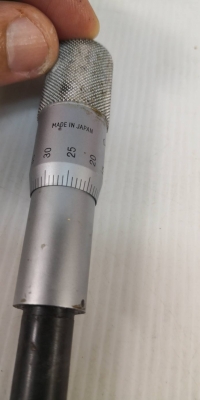 ตัวละ 220 บ.ส่งถึงบ้านฟรี โทร 083-2000058 LINE ID: line832923 ไมโครมิเตอร์ชนิดดันเลื่อนเข้า - ออก ยึดติดกับเครื่องจักรเพื่อปรับได้อย่างละเอียด ระยะทำงาน 0 - 25 มม. ความละเอียด 0.01 มม.